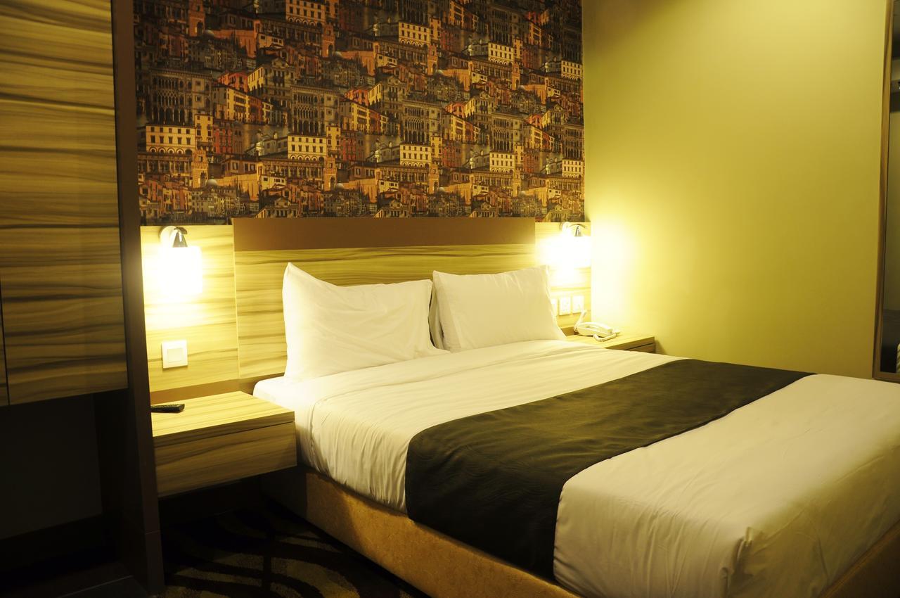 Hotel Zamburger Victory City Τζόχορ Μπάχρου Δωμάτιο φωτογραφία